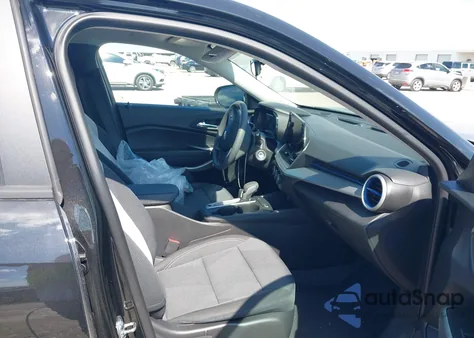 2025 Chevrolet Trax Fwd Ls z USA, uszkodzony, nr VIN KL77LFEP9SC287822